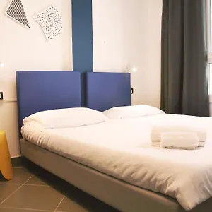  Hostel &